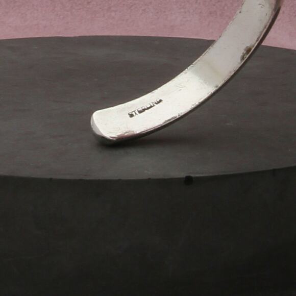 sterling silver vintage beveled cuff bracelet size 6.5in - Picture 3 of 3